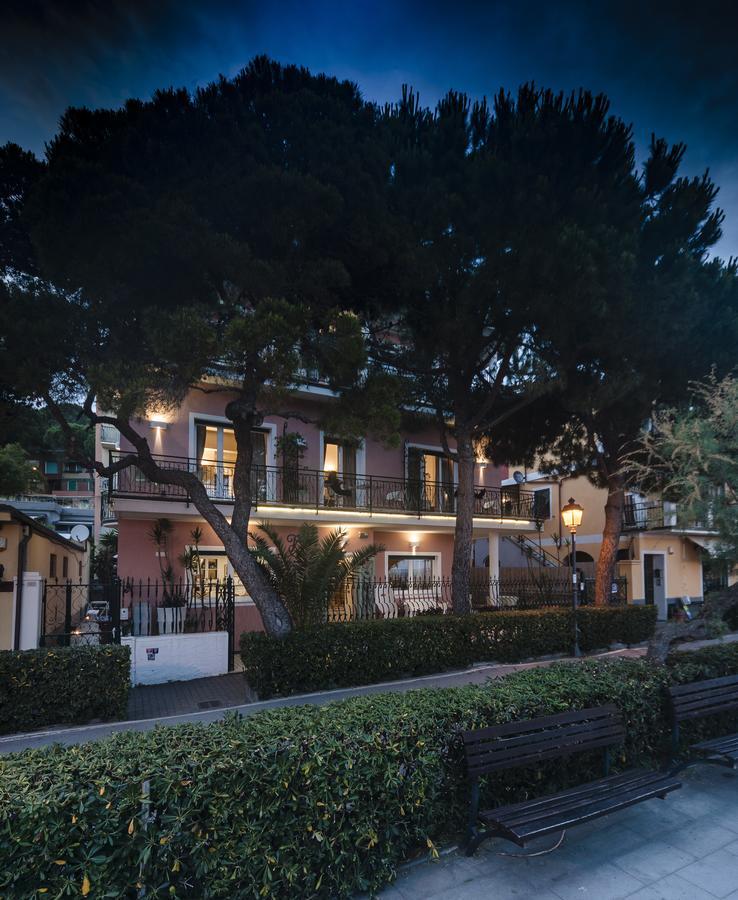 Degli Argentieri 3*